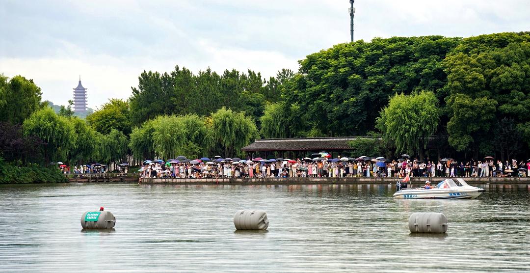 竞渡龙舟，展示力量！即将到来的第六届慢联帮杯全民龙舟争霸赛！