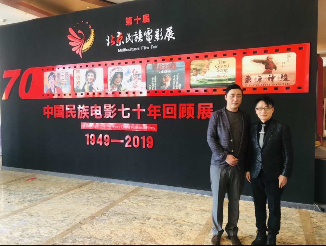 以生命为墨，以梦想为笔——80后作家冰果的文学成长之路-华闻时空