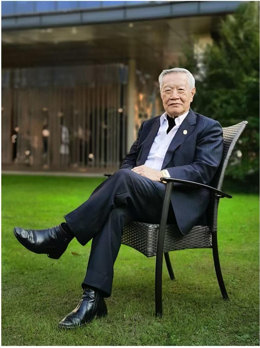 我这一生见过的两个“狠人”——写在先生百日祭-华闻时空