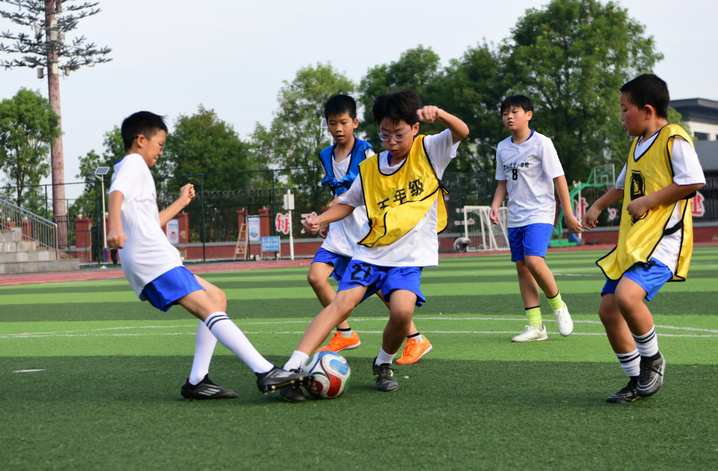 Yingshan, Sichuan: Providing education that satisfies the people