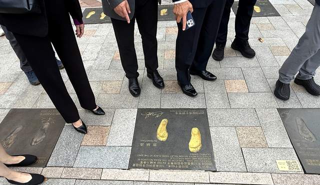 中马体育教育交流开启新篇章——马来西亚丹斯里廖中莱一行到访北京体育大学