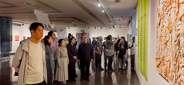 贵州美术馆全新展览,“朦之境”刘进芳作品展为艺术爱好者带来视觉盛宴