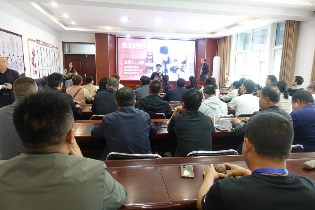 9月14日至21日,榆林市现代农业培训中心举办高素质农民乡土文化能人培训班,75名基层文化骨干参训。