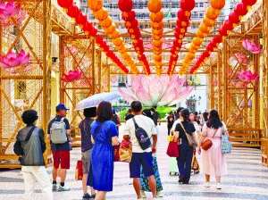 澳門旅遊業議會會長胡景光:雙慶檔料日均引客12萬-华闻时空