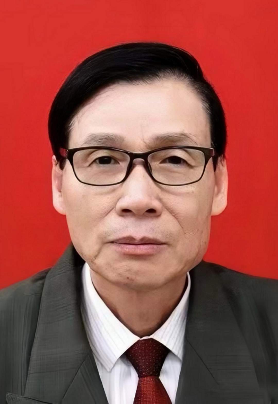 诗在方寸间——从微诗走向世界说起，记旅美微诗人谭相-华闻时空