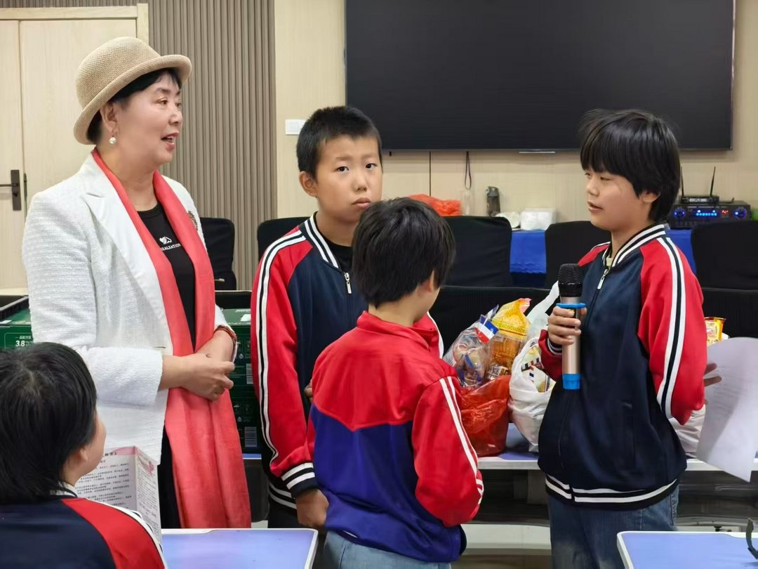 以大爱铸长功：从健康第一的理念，读懂宋馨的公益育人担当与成果
