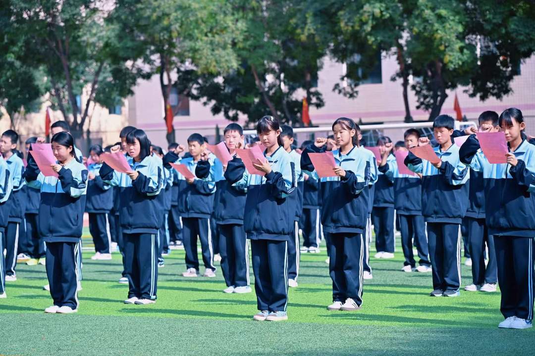 以大爱铸长功：从健康第一的理念，读懂宋馨的公益育人担当与成果