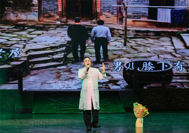 岁月传孝道·歌声诉感恩|杨燕龙新歌《跪天跪地跪父母》西安首发 岁月传孝道·歌声诉感恩|杨燕龙新歌《跪天跪地跪父母》西安首发
