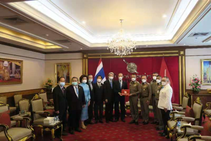 感谢信时影林齐锐理事长,永远荣誉理事长郑岳龙,永远名誉理事长吕木龙