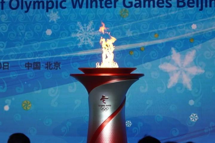 海外华人华侨寄情2022北京冬奥共迎冬奥圣火